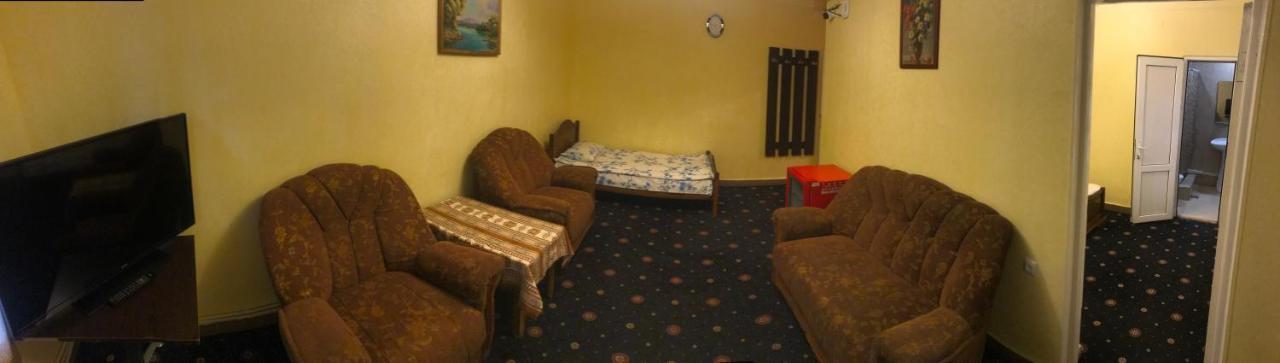 Best Hostel Republic Square Erivan Exterior foto